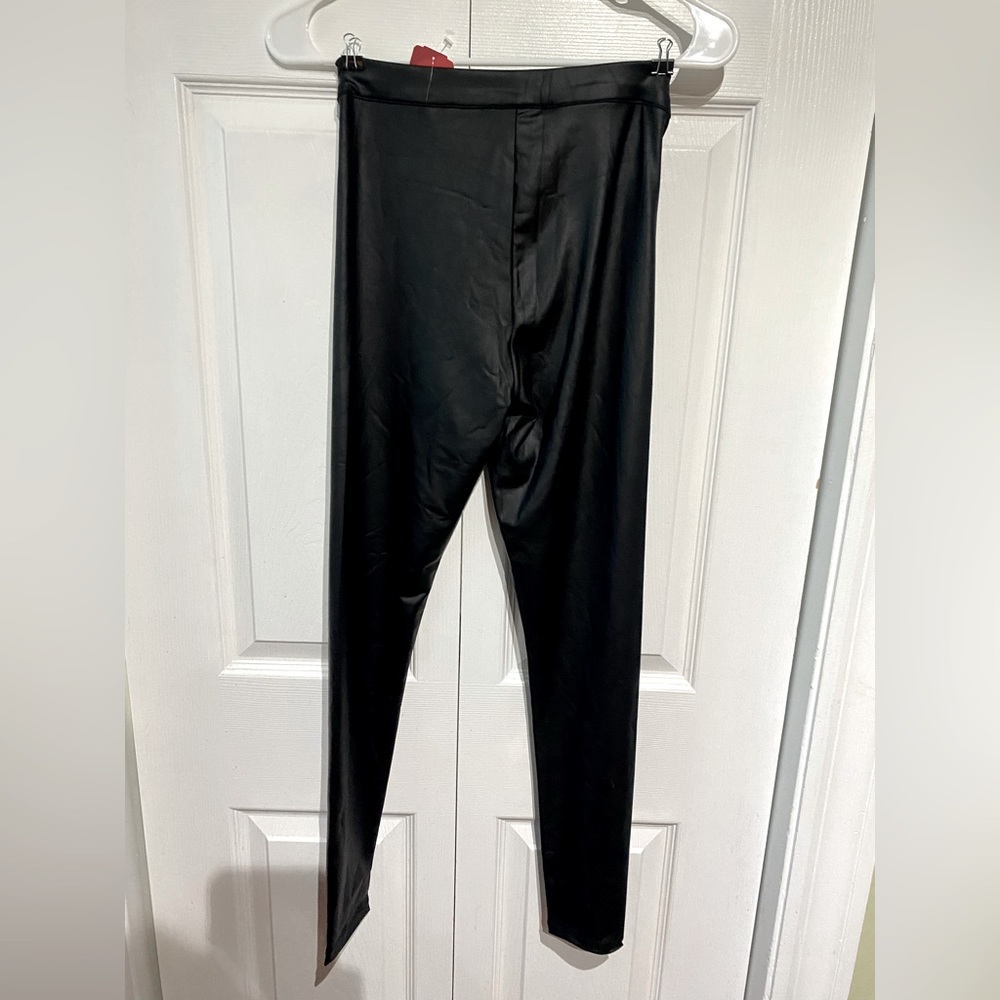 Long black leggings